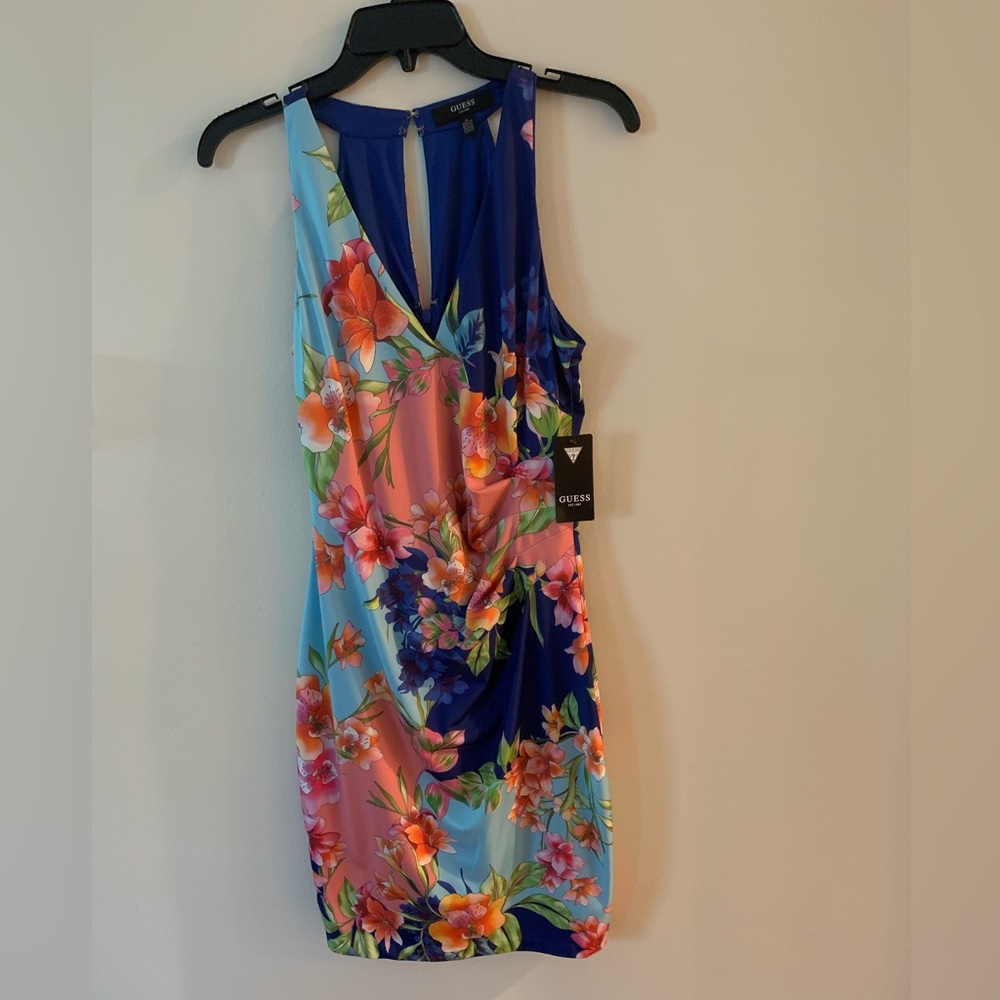 Guess floral print v-neck dress. Great for party, or wedding